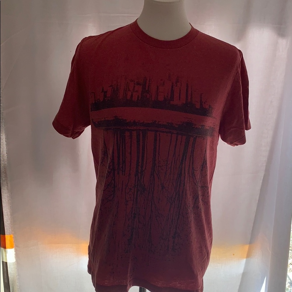 Red Men’s Apt. 9 decal T shirt.